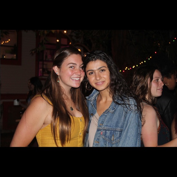 Meet your Posher, Mina - Picture 3 of 4